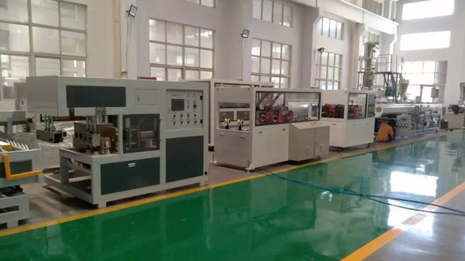 The Latest Research and Development of PVC Split Two-piece Chipless Pipe Line